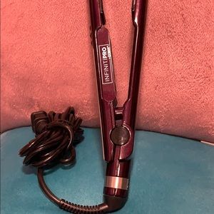 Conair Infintipro flat iron
